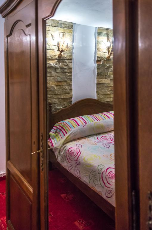 Fantasy Residence Braşov Kamer foto