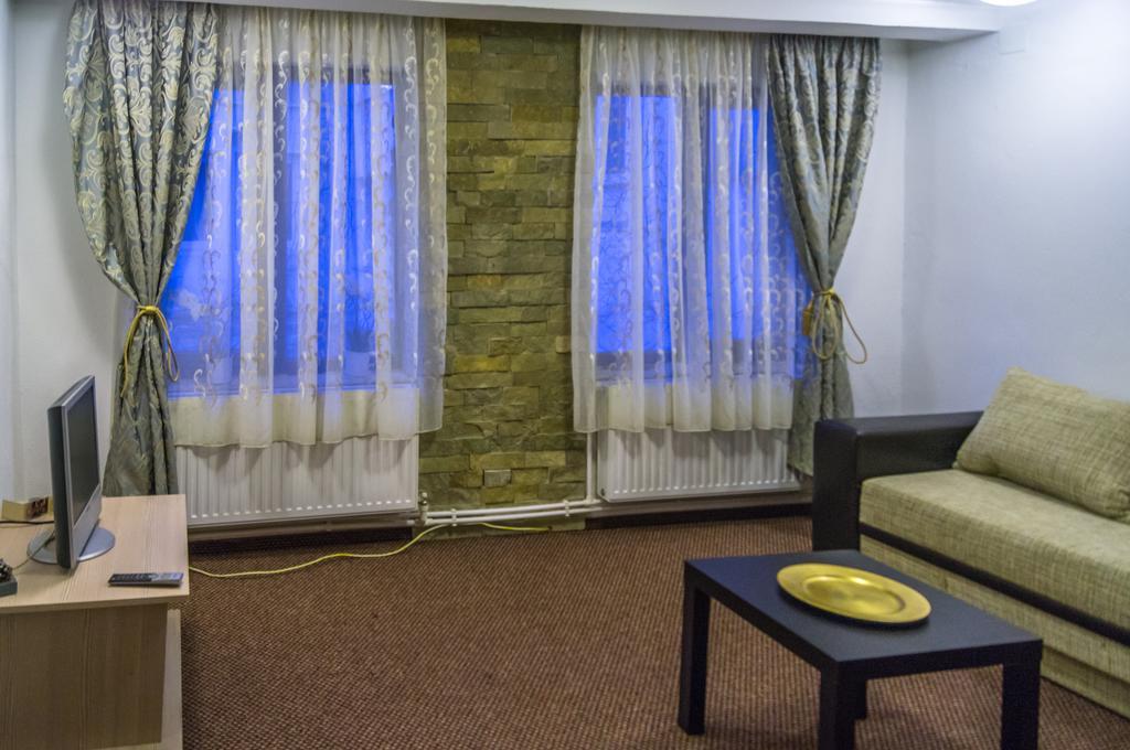 Fantasy Residence Braşov Kamer foto