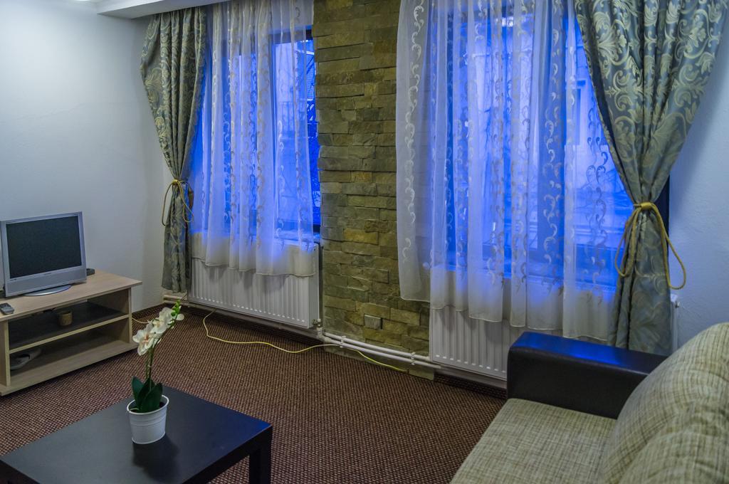Fantasy Residence Braşov Kamer foto